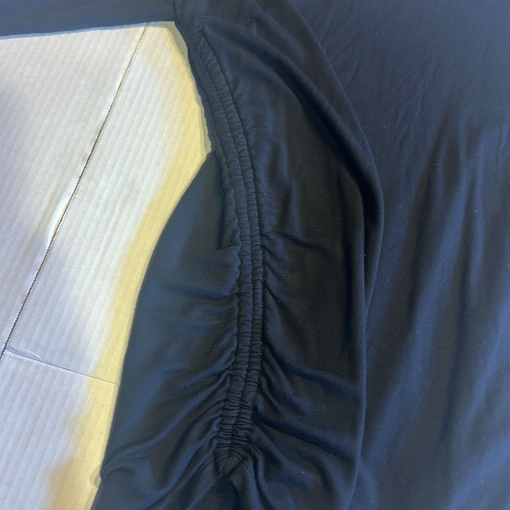 Athleta soft black long sleeve shirt w thumb holes side ruching relaxed fit - Picture 8 of 10